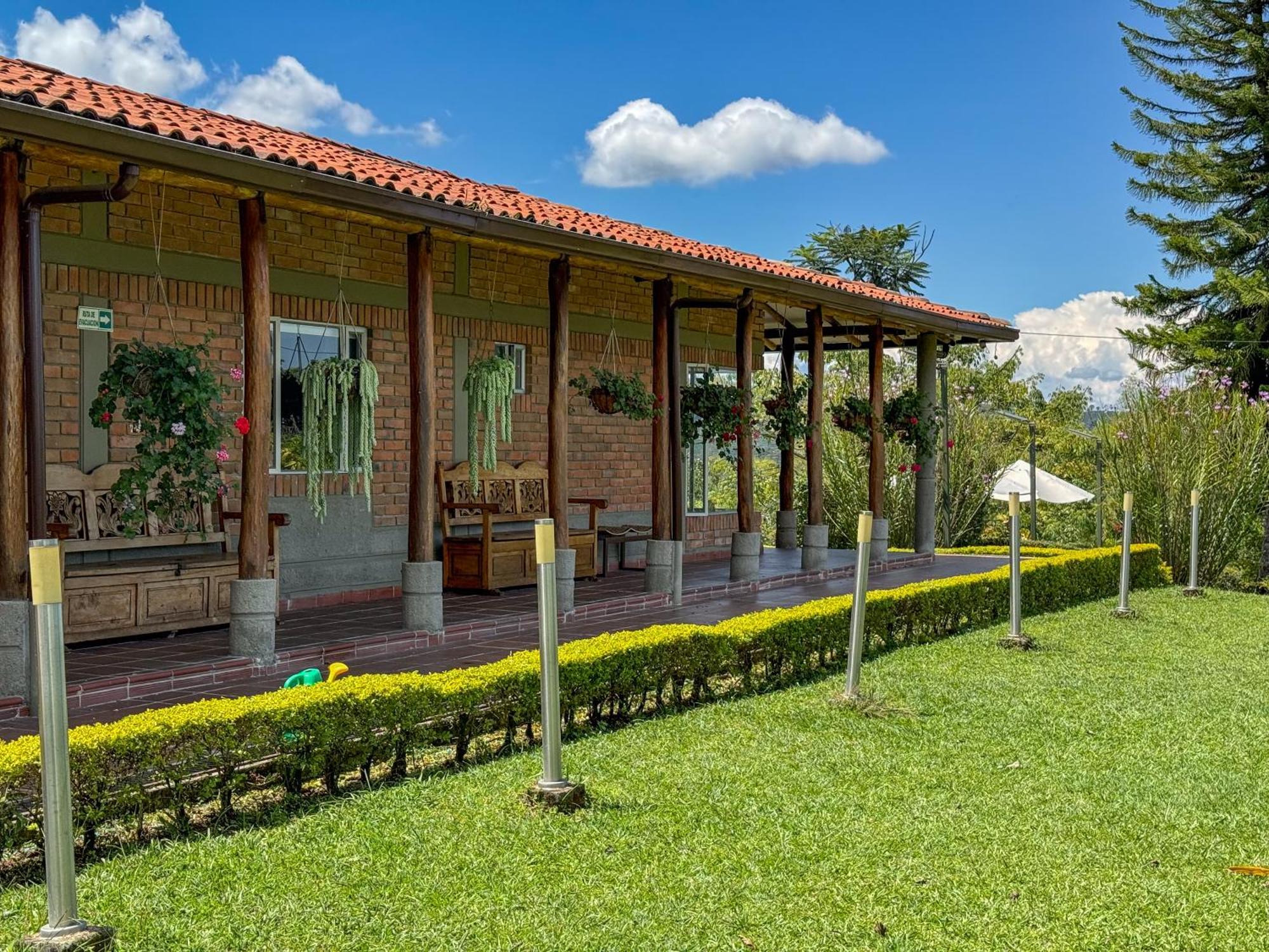 Finca Del Cafe - Casa Typica Santa Rosa de Cabal Exteriör bild